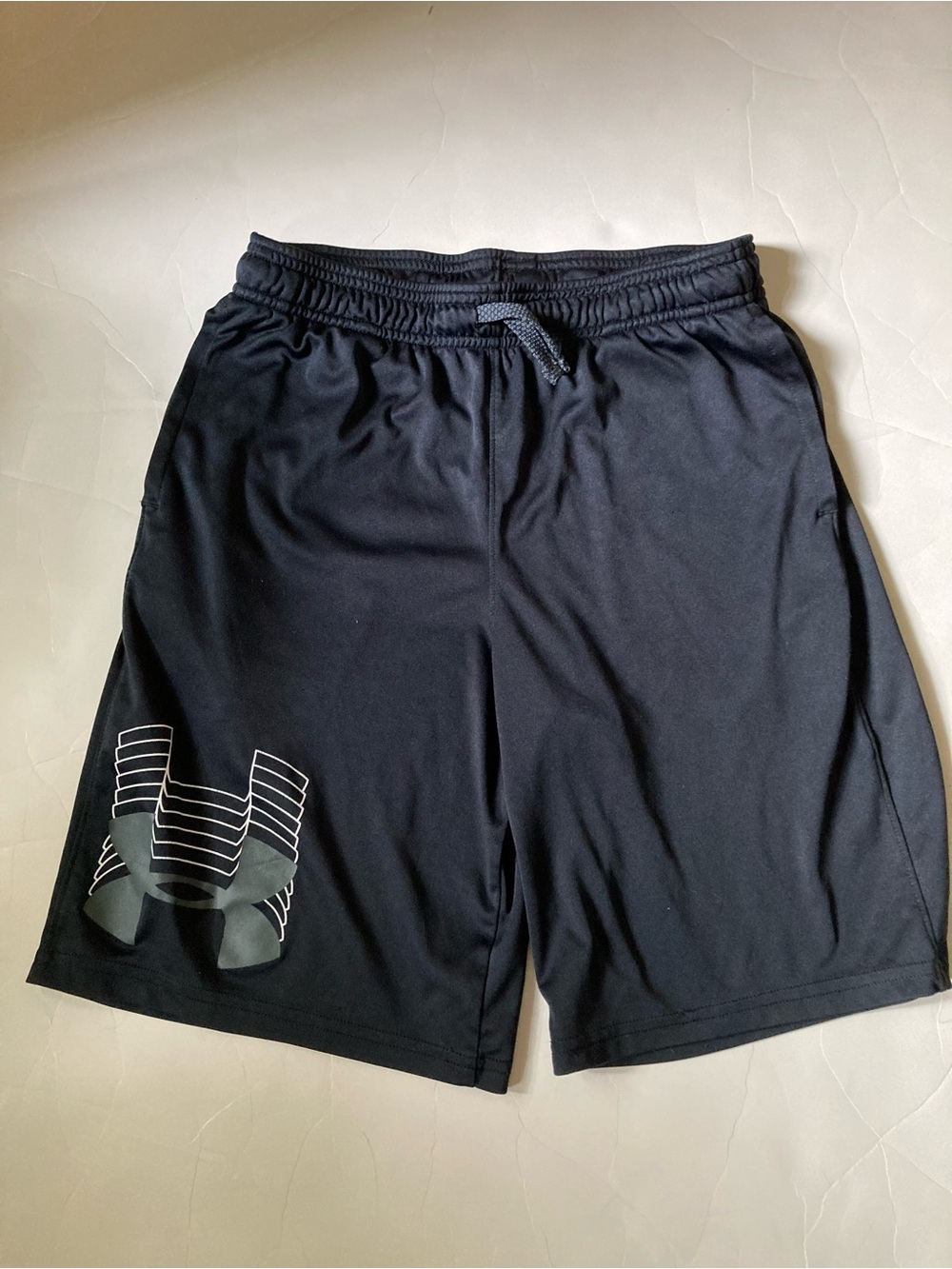 Boys XL Teen 14 16 shorts bundle lot of two EUC Under Armour Adidas - Picture 3 of 3